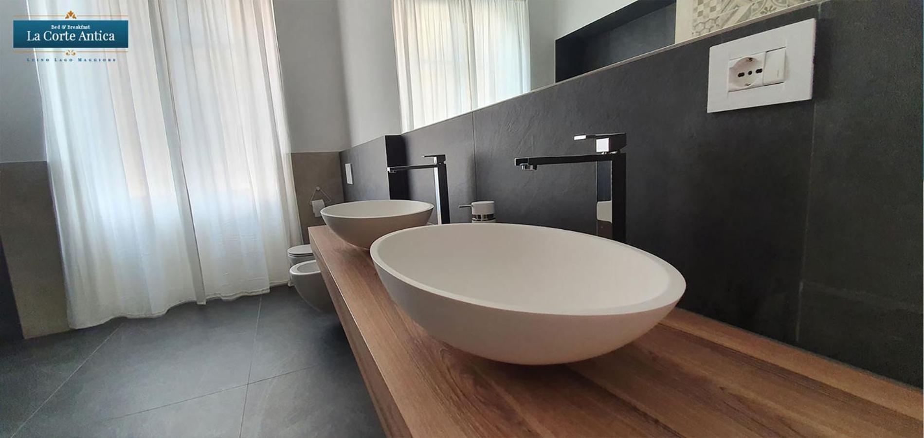 B&B La Corte Antica - Luino Lago Maggiore Exteriör bild